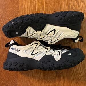 Camel Century Legend hiking shoes, size 250